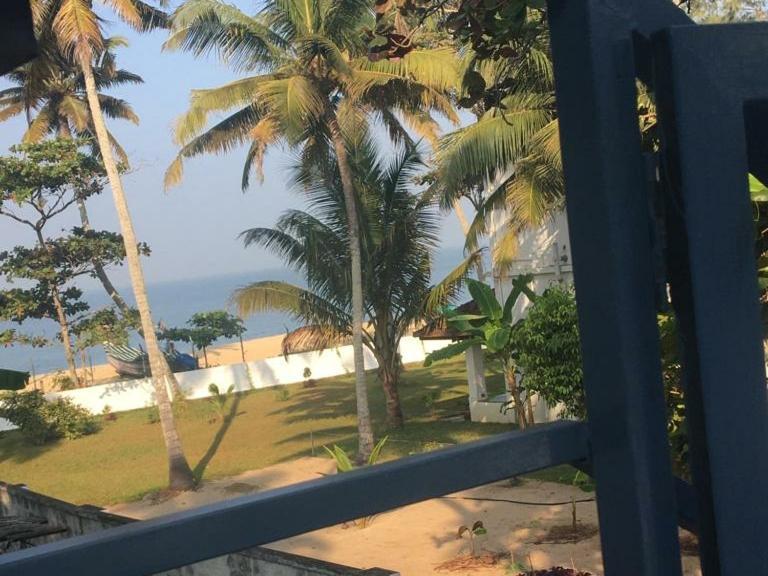 Marari Sibiya Beach Villa Mararikulam Exterior photo